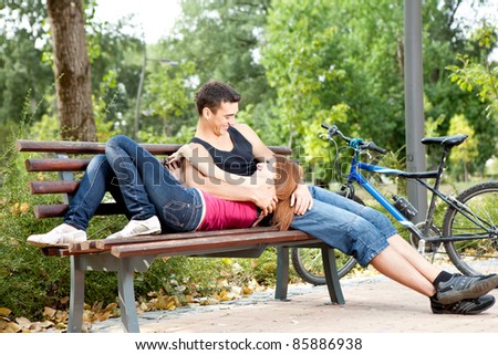http://thumb1.shutterstock.com/display_pic_with_logo/434191/434191,1317662093,8/stock-photo-young-couple-having-a-great-time-in-park-85886938.jpg