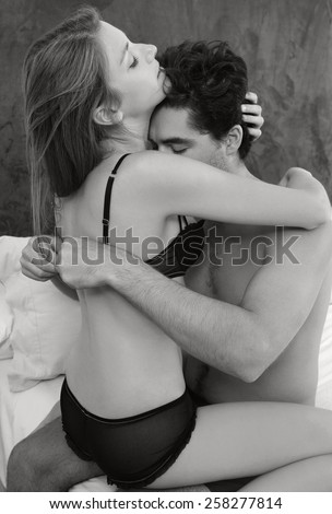 Undressed Women And Men Kisses 113