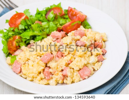 scrambled eggs with ham and scrambled eggs omelets omelet roll