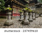  stone lanterns at nikko tosho...
