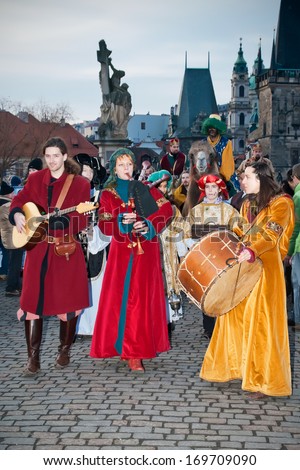 Christmas Carolers Stock Photo 656067 - Shutterstock