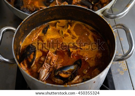 The fish soup is a fish soup made from shellfish, it is a typical dish of Tuscan cuisine.