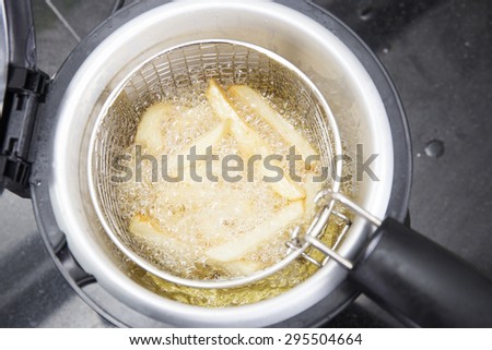 How many times can you use oil in a deep fryer