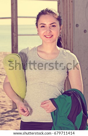 Sexy Farm Girl Wearing Pink Shirt Stock Photo 85338 pic pic pic