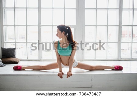 standing naked in shoes nude girl doing twine