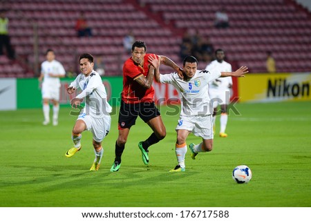 NONTHABURI-FEB 8, Nguyen Ven Bien(W)player of Hanoi T&T in action during football AFC Champions League 2014 between SCG Muangthong utd and Hanoi T&T at SCG Stadium on February 8,2014 in Thailand