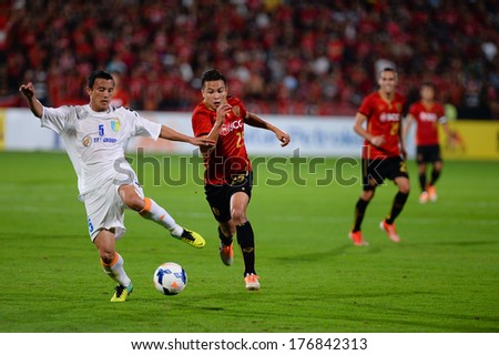 NONTHABURI-FEB 8,Nguyen Van Bien(W) of Hanoi T&T in action during AFC Champions League 2014 between SCG Muangthong utd and Hanoi T&T at SCG Stadium on February8,2014 in Thailand