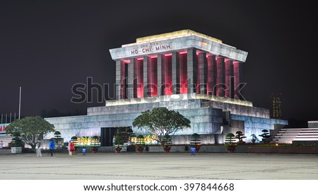 Night view of the Ho Chi Minh Mausoleum.