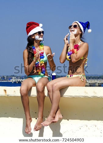 young-teens-shaving-each-other