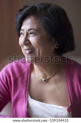 older-asian-women-and-pictures