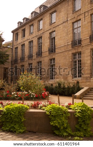 Apartment Building Courtyard urban courtyard stock images, royalty-free images & vectors Apartment Building Courtyard urban courtyard stock images, royalty-free images & vectors