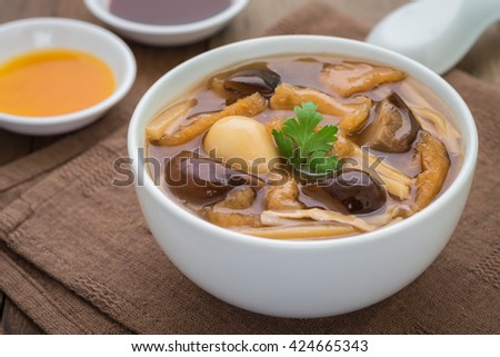 Fish maw soup in bowl