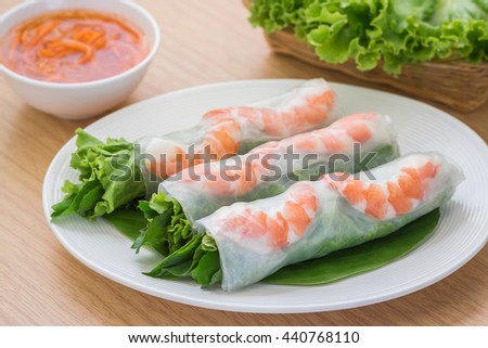 Fresh spring roll with shrimp and dipping sauce, Vietnamese food