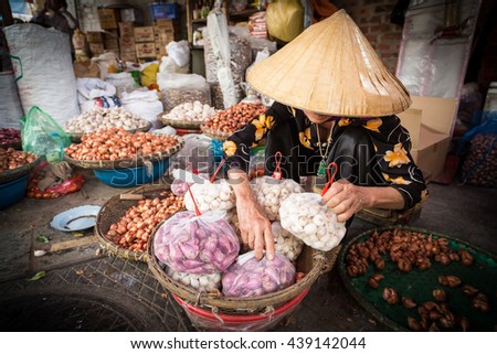 Hanoi market vendor