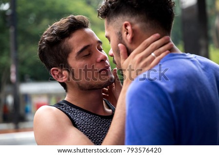 free gay kissing videos ni gay dating