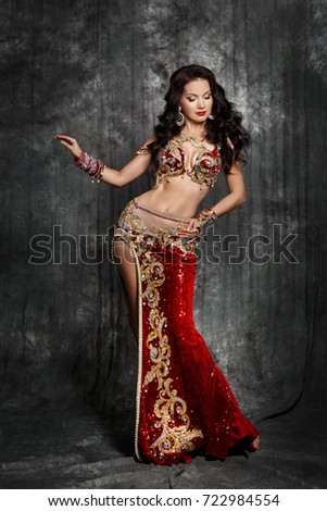 Traditional sexy belly dancing 9