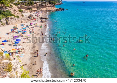 People On Sea Beach Sunbeds Umbrellas Stock Photo 104850749 - Shutterstock