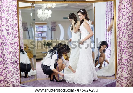  Istanbul  April 25 Venezuelan Girls Perform Stock Photo 