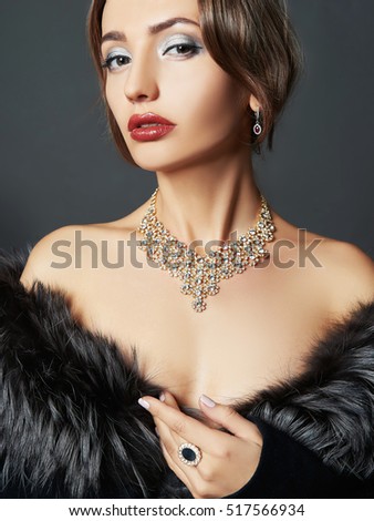 Winter Fashion Beautiful Woman Jewelry 110