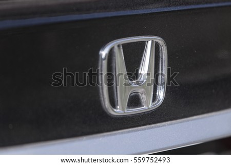 Thursday, 19 january 2017: Honda Symbol on Honda Car.