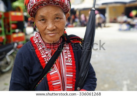 HA GIANG, VIETNAM - SEPTEMBER 20, 2015: Unidentified people of diferent ethnic groups in Lung Phin market. Lung Phin market is one of the most typical hill tribe markets in Vietnam.