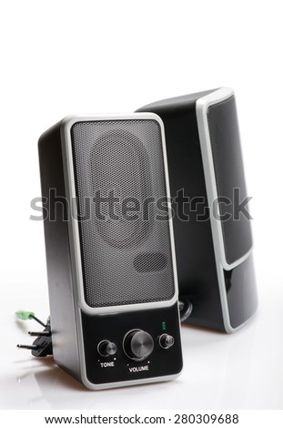 Audio system for mobile phones, computer and laptops with amplifier.