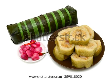 Cooked cylindric glutinous rice cake, Vietnamese new year food