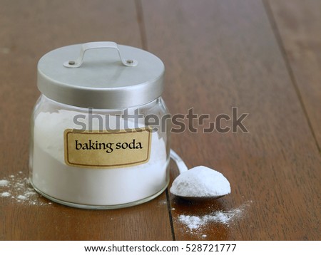 Homemade face mask with bicarbonate of soda