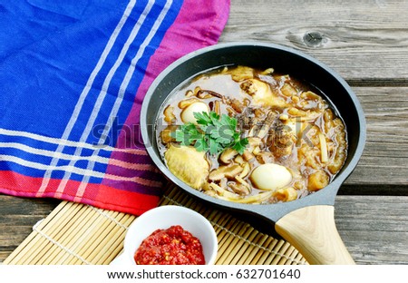 Thai style Braised Fish Maw in Red Gravy soup (Thai name is grà-pór bplaa)