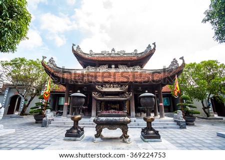 main hall of Do Temple, is a temple near Hanoi of which the central section was built in 1028,