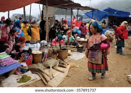 CAN CAU MARKET, SIMACAI TOWN, LAO CAI, VIETNAM - JANUARY 2016 : Can Cau is a busy market held every Saturday. There're minority Vietnamese peoples and even Chinese people from across the border.