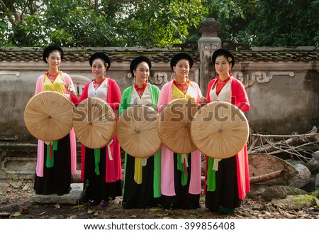 BAC Ninh, Vietnam, March 15, 2016 group of young women, traditional dress, the Bac Ninh, Vietnam
