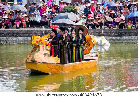 BAC Ninh, Vietnam, April 10, 2016 festival, folk singing on the boat. Intangible Heritage of Humanity, held at the lakes Bac Ninh, Vietnam