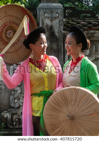 BAC Ninh, Vietnam, March 15, 2016 two girls, traditional costumes, the Bac Ninh province, Vietnam