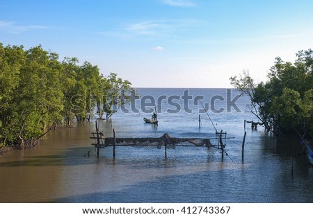 CA MAU, VIETNAM, April 28, 2016 fishermen, Ca Mau sea, Vietnam