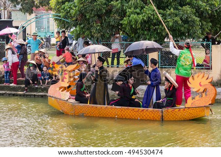 BAC Ninh, Vietnam, April 10, 2016 festival, folk singing on the boat. Intangible Heritage of Humanity, held at the lakes Bac Ninh, Vietnam