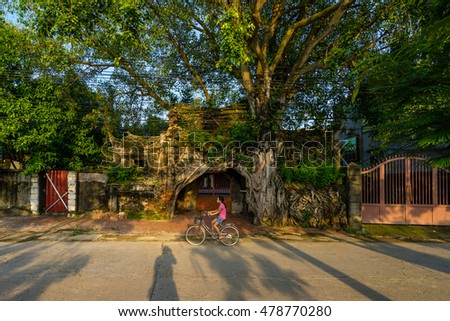 VINHPHUC, VIETNAM, SEP 04, 2016: Ancient gate in a village in Vinh Phuc province, Vietnam. Village gate is a specific of Northern country side in Vietnam.