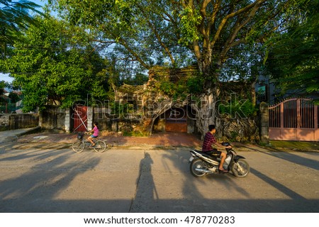 VINHPHUC, VIETNAM, SEP 04, 2016: Ancient gate in a village in Vinh Phuc province, Vietnam. Village gate is a specific of Northern country side in Vietnam.
