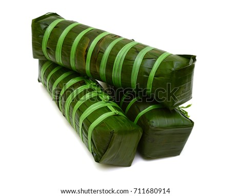 Cooked cylindric glutinous rice cake, Vietnamese new year food