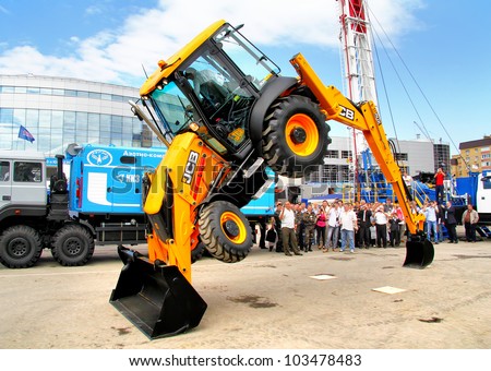 Big bulldozers in action