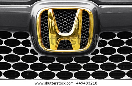 BIYSK, RUSSIA - SEPTEMBER 10,2013 : Logo of the brand "Honda" on car