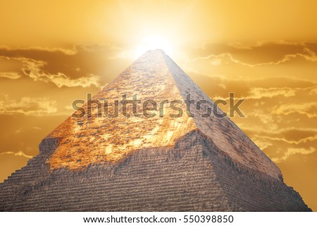 Image of the great pyramids of Giza, in Egypt.