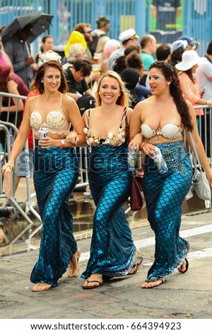 friend-mermaid-parade-coney-island-pics-topless-robot