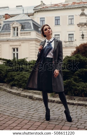 2019 year look- Walking stylish gear 2019 year for women- Walking stylish gear