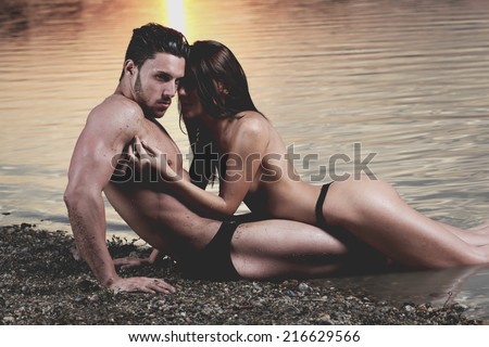 Teen public xxx galer Naked sexy couple beach
