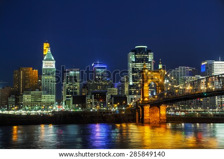 Cincinnati Skyline Stock Photos, Royalty-Free Images & Vectors ...