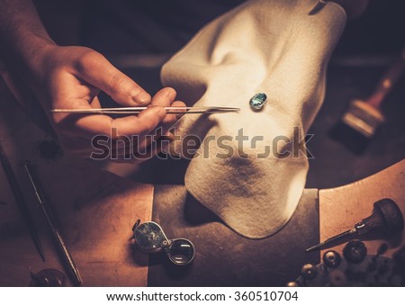 Desktop for craft jewellery making with professional tools.
