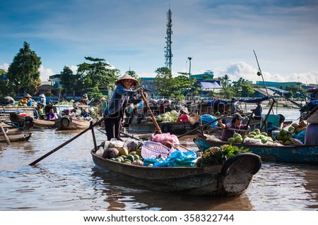 CAN THO,VIETNAM-APRIL 14: Phong Dien Floating Market, 20km from Can Tho, most famous and original floating market in Mekong Delta with local boats packed on April 14, 2012 in Can Tho, Vietnam.