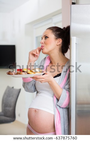 eating women Sexy pregnant
