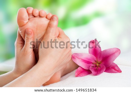 Đóng lên tay xoa bóp bóng đá nữ.